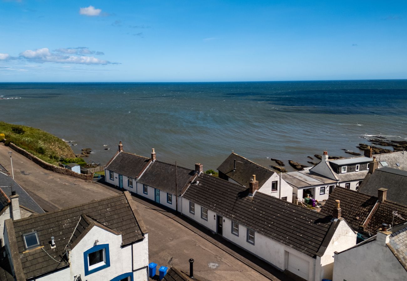 Cottage in Arbroath - Clifftop Cottage