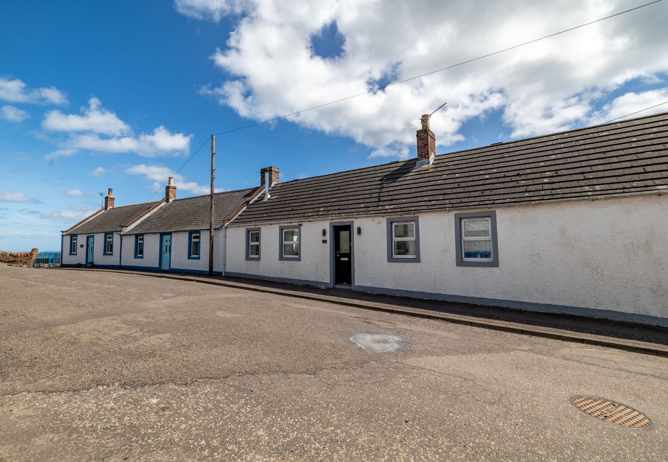 Cottage in Arbroath - Clifftop Cottage