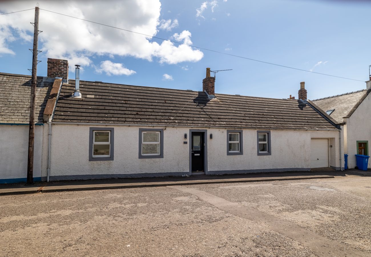Cottage in Arbroath - Clifftop Cottage