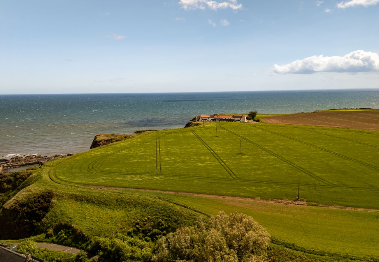 Cottage in Arbroath - Clifftop Cottage