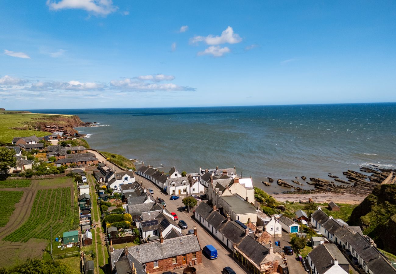 Cottage in Arbroath - Clifftop Cottage