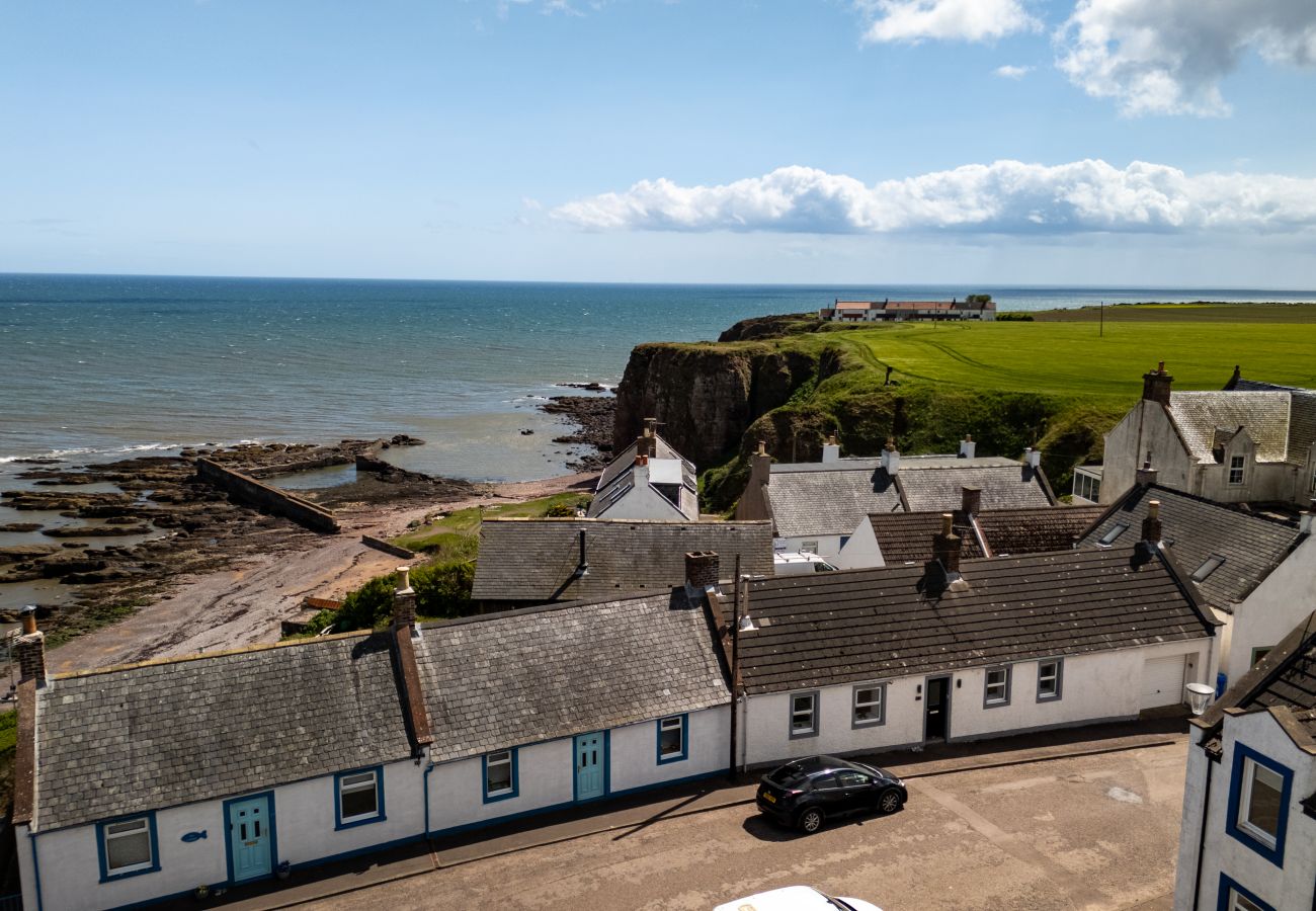 Cottage in Arbroath - Clifftop Cottage
