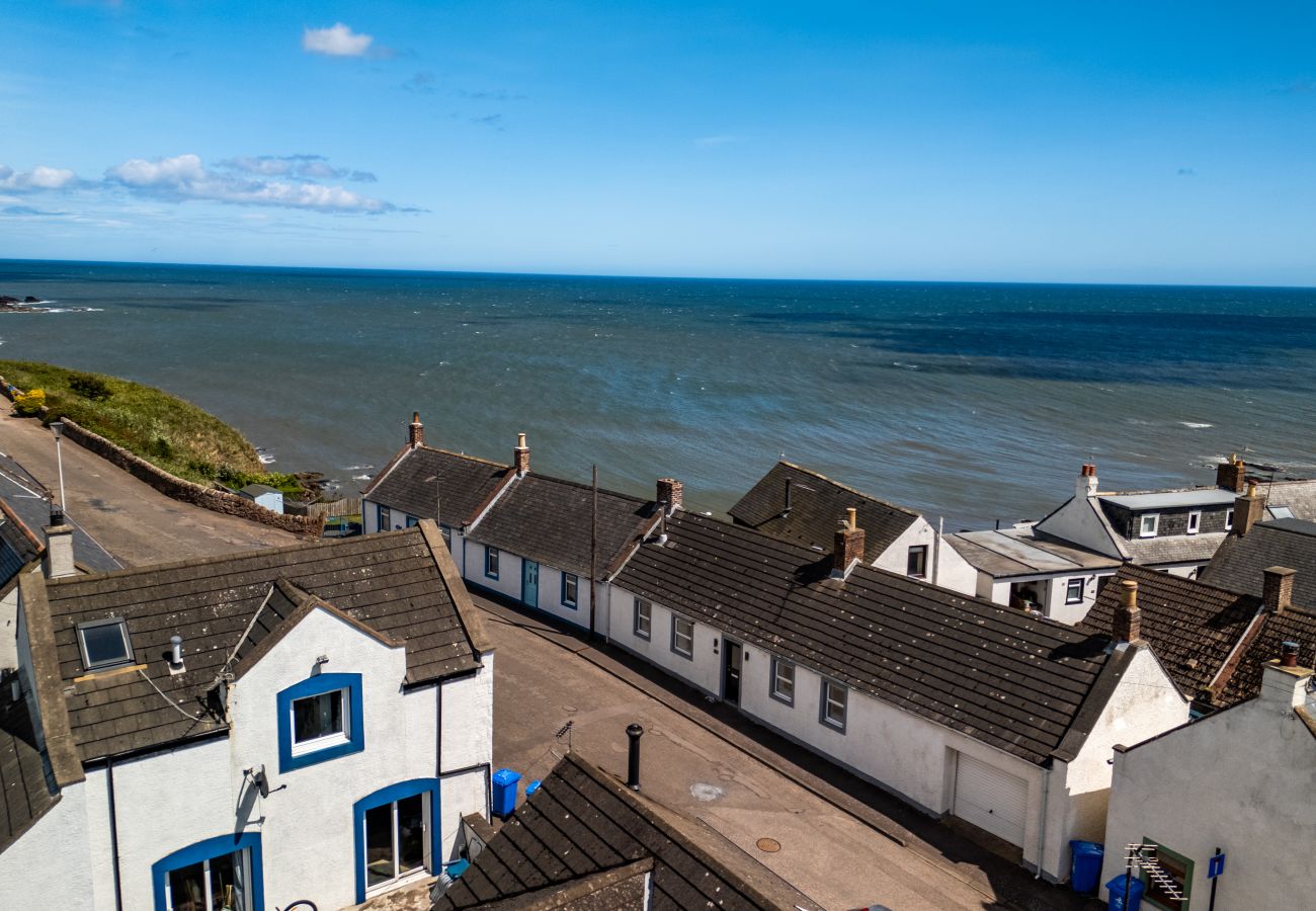 Cottage in Arbroath - Clifftop Cottage