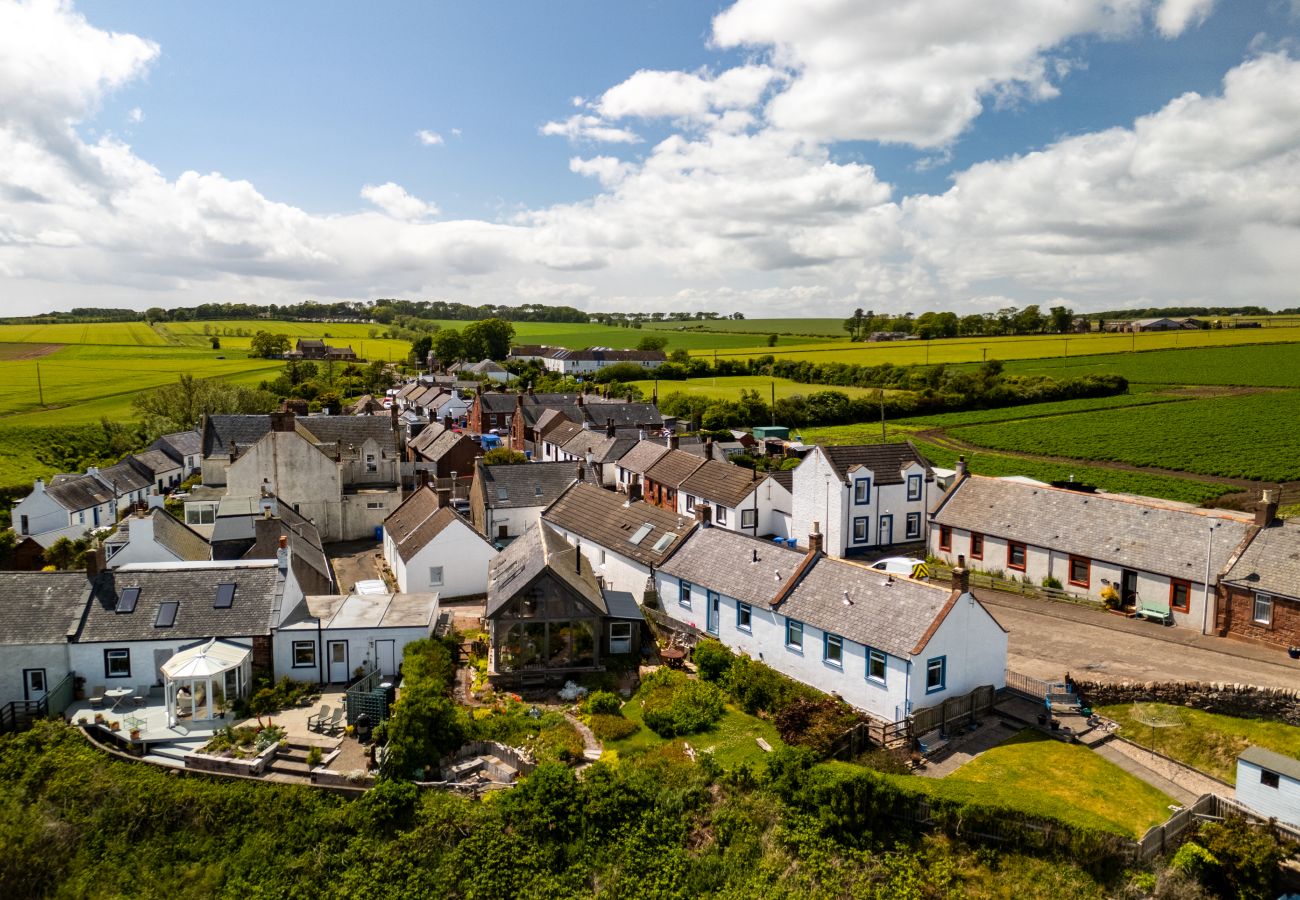 Cottage in Arbroath - Clifftop Cottage