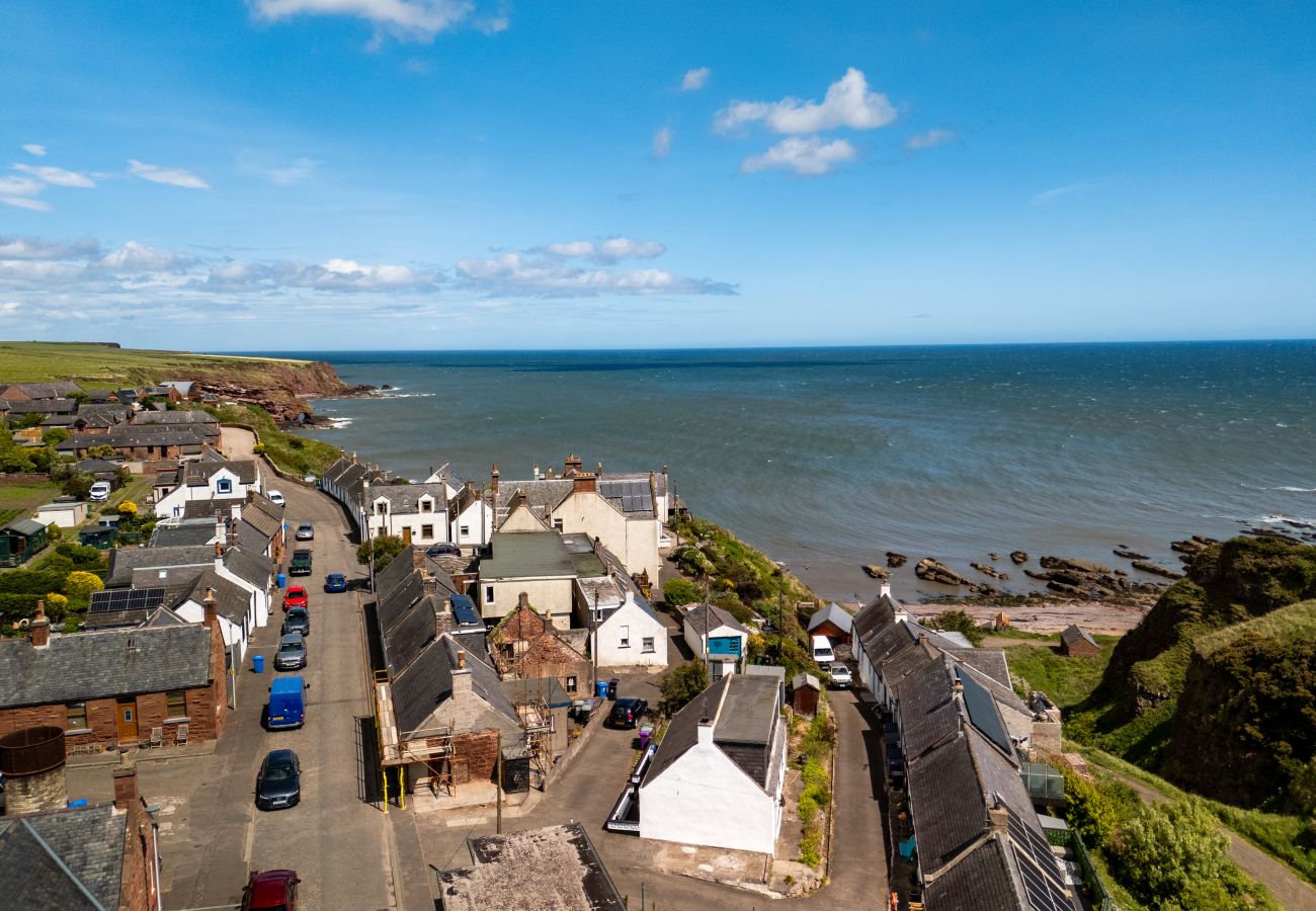 Cottage in Arbroath - Clifftop Cottage