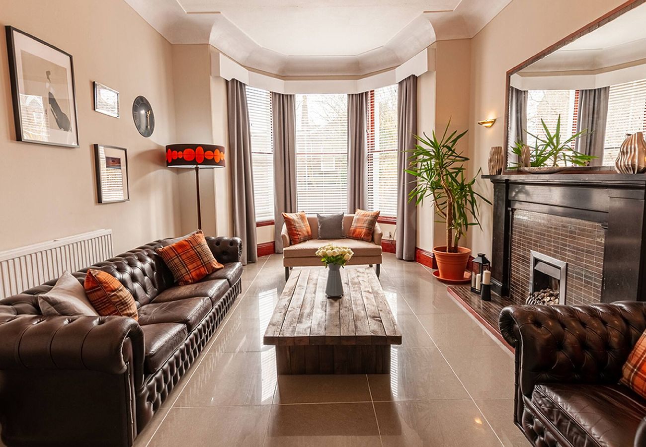 Terraced House in Dundee - Nelson Manor