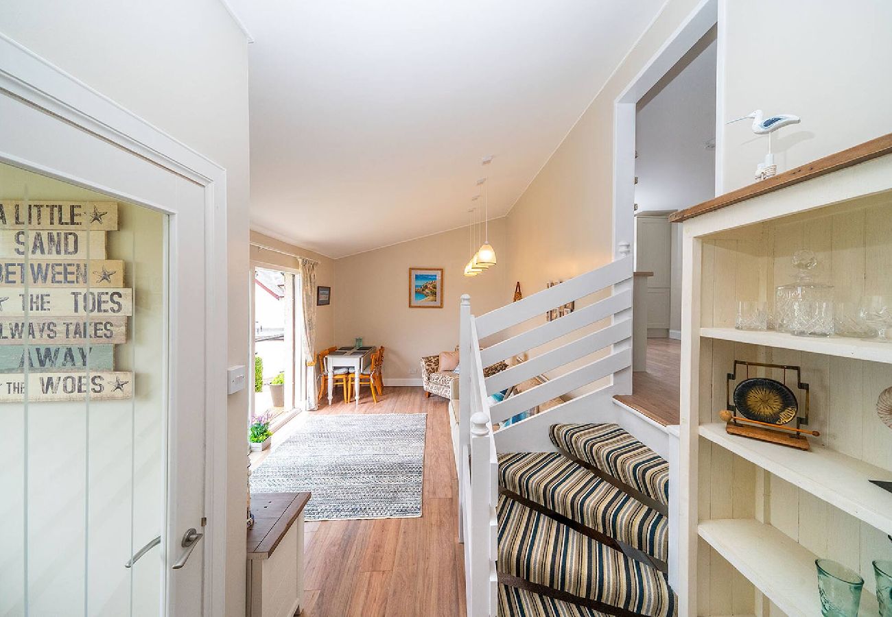House in Broughty Ferry - FerryView Cottage