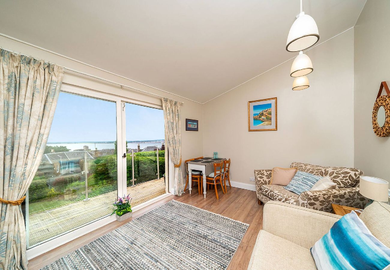 House in Broughty Ferry - FerryView Cottage