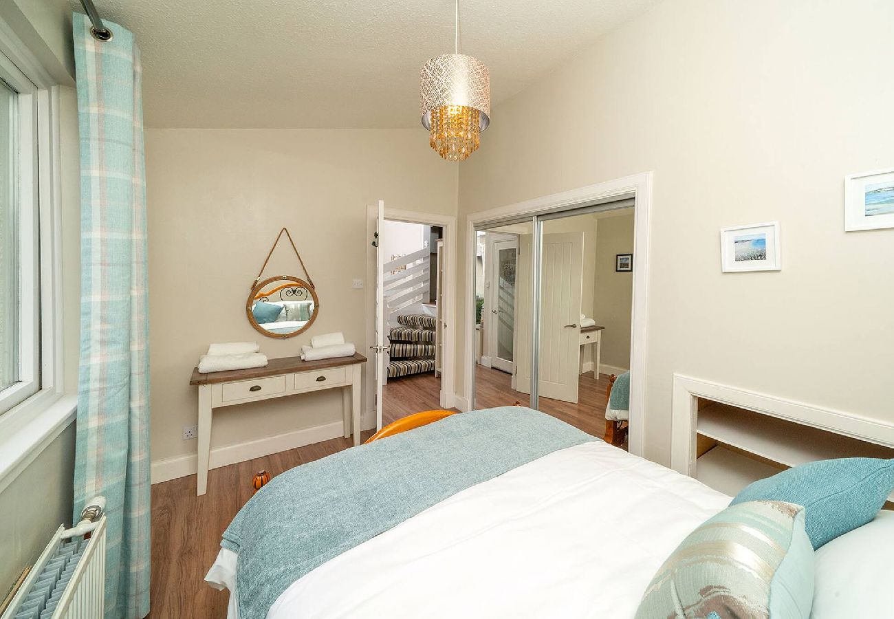 House in Broughty Ferry - FerryView Cottage
