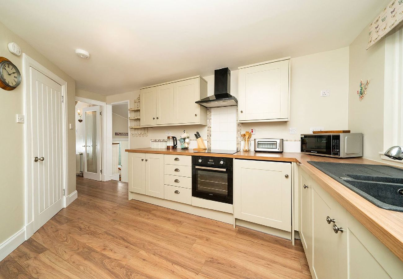 House in Broughty Ferry - FerryView Cottage