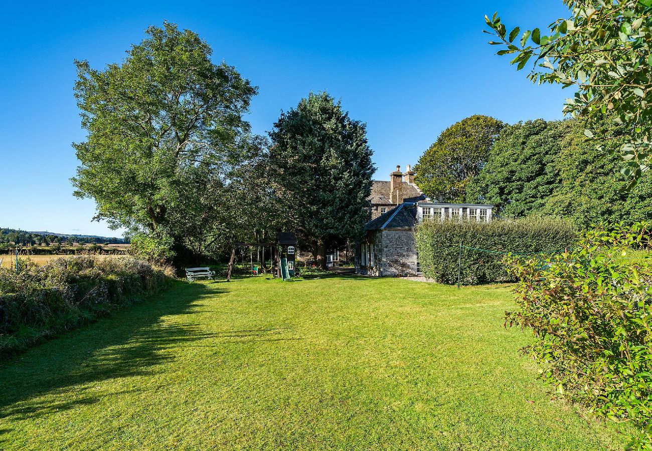 House in Eassie - Kirkgate Cottage