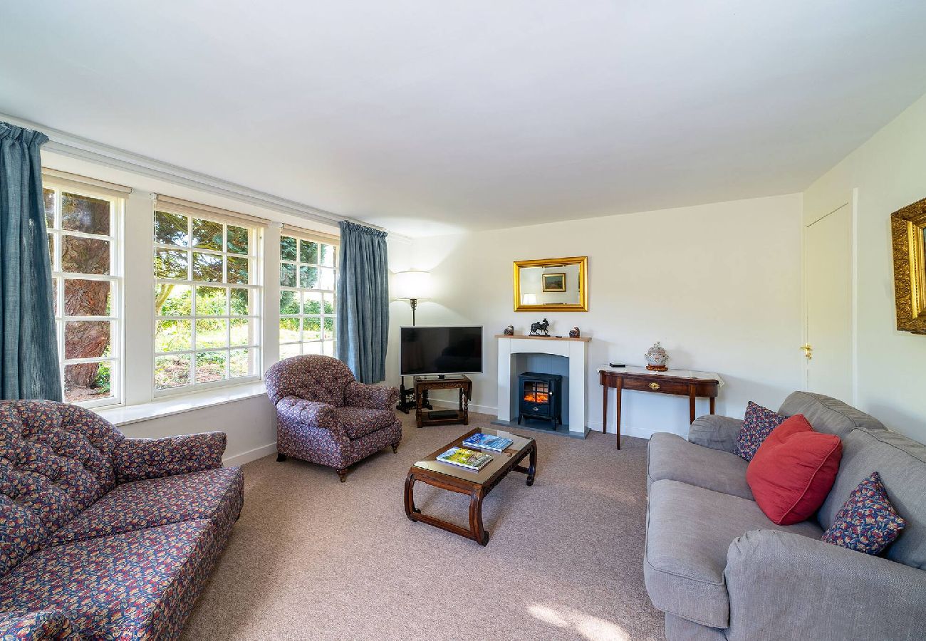 House in Eassie - Kirkgate Cottage