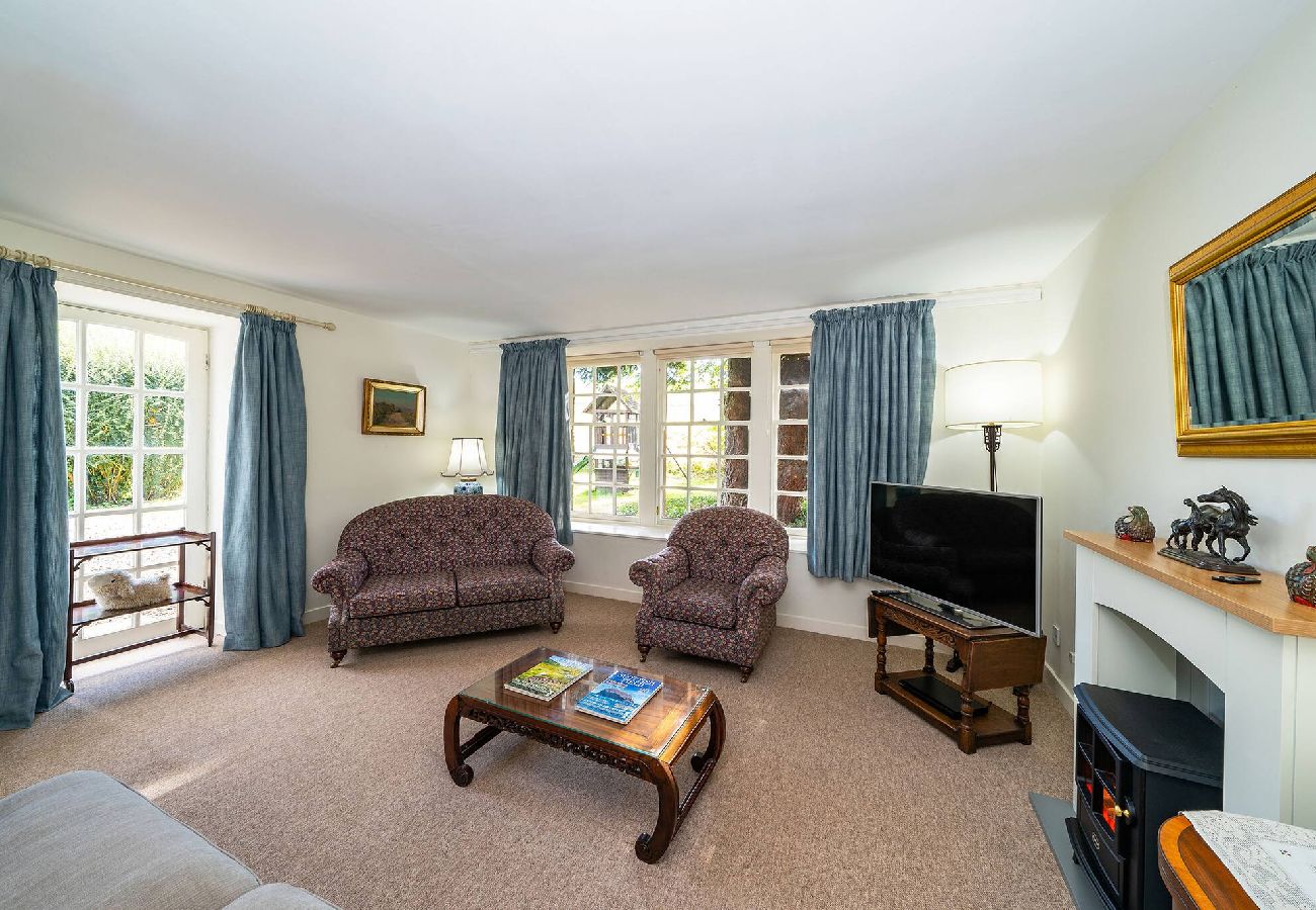 House in Eassie - Kirkgate Cottage