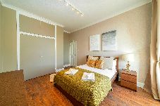 House in Arbroath - One Shore - Harbourside Townhouse