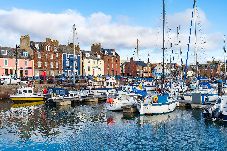 House in Arbroath - One Shore - Harbourside Townhouse