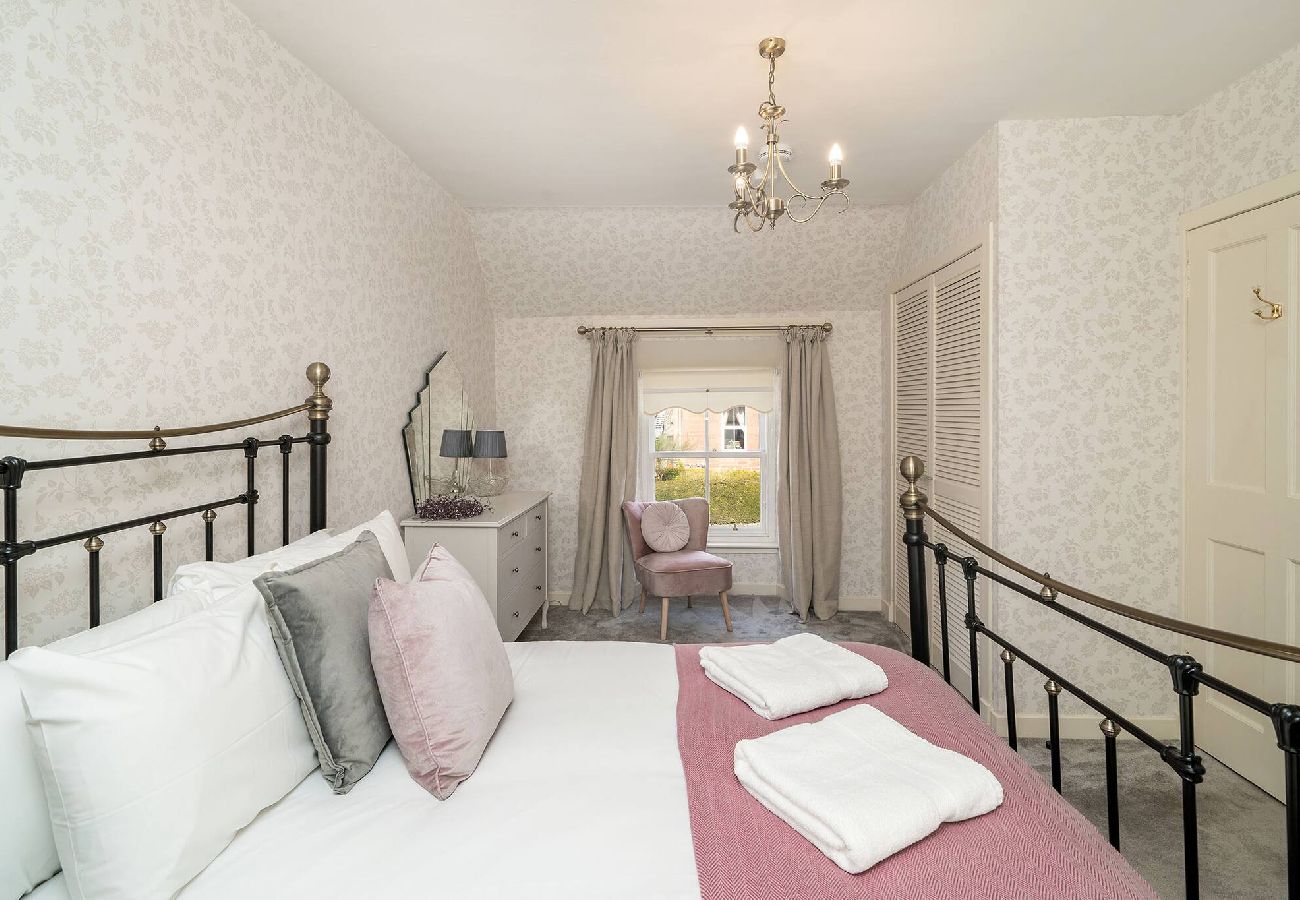 House in Kirriemuir - Thrums Cottage