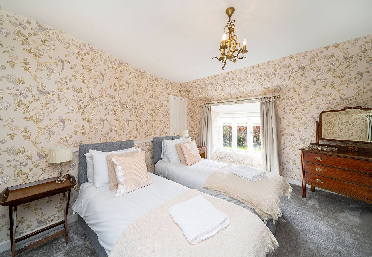House in Kirriemuir - Thrums Cottage
