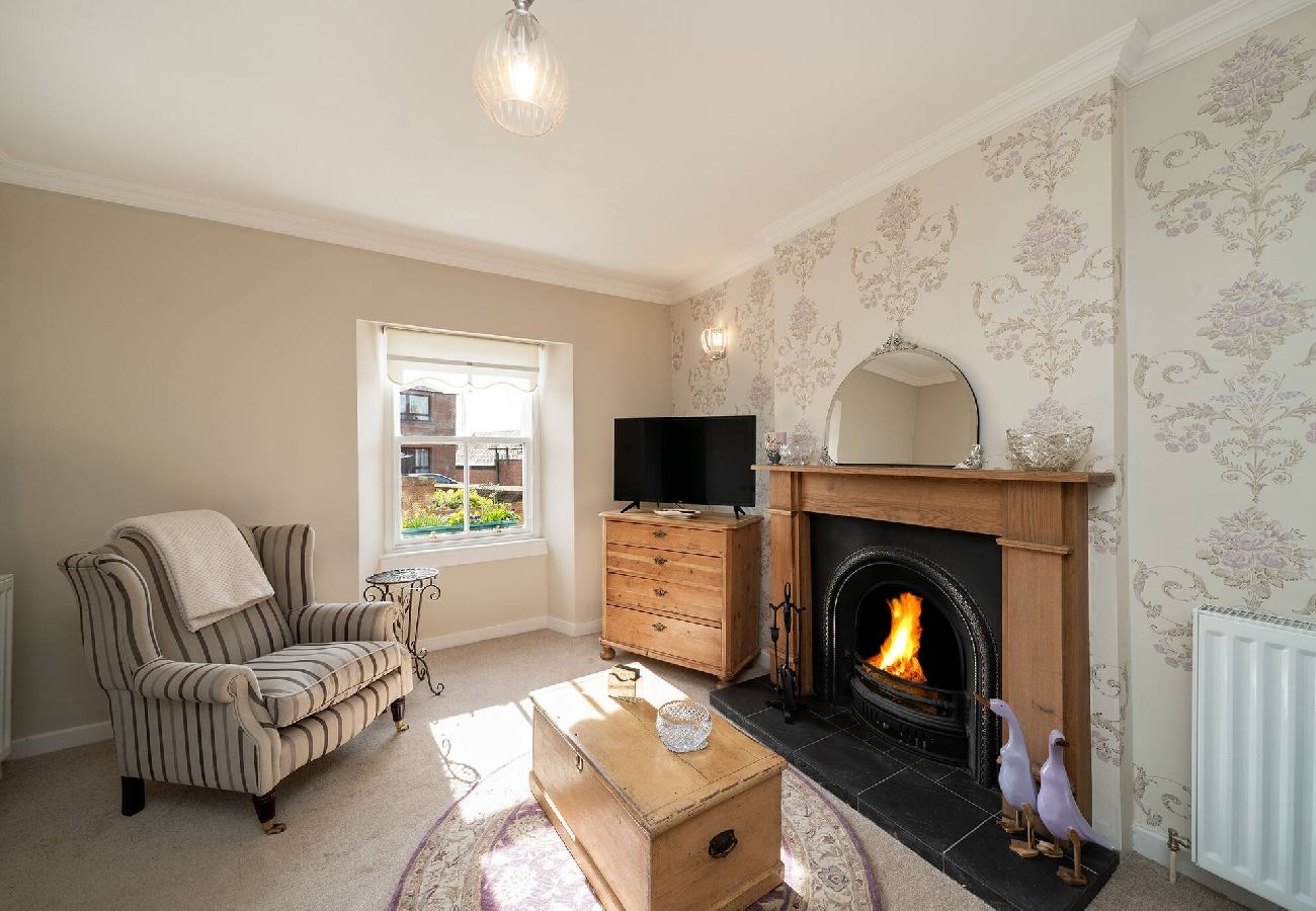 House in Kirriemuir - Thrums Cottage