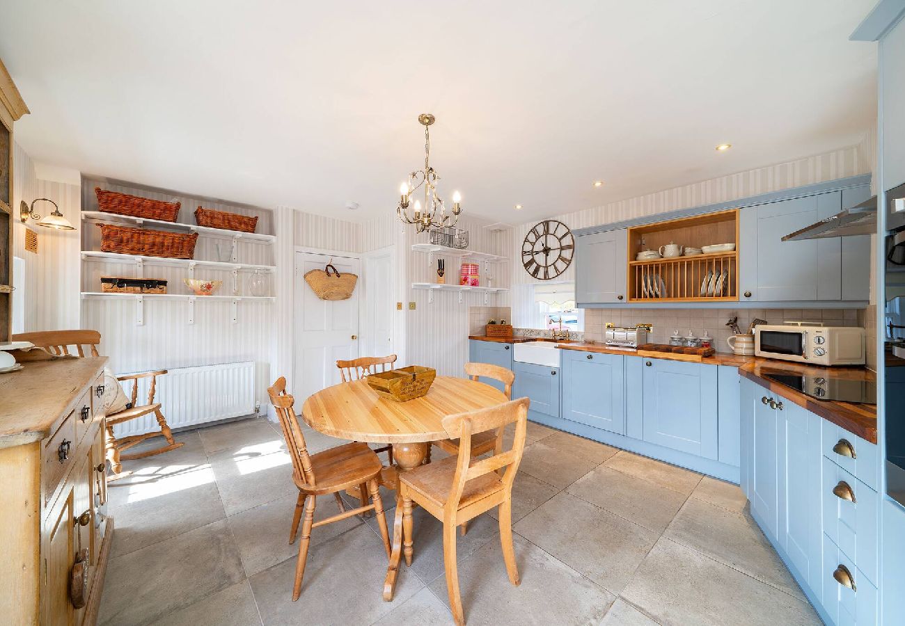 House in Kirriemuir - Thrums Cottage