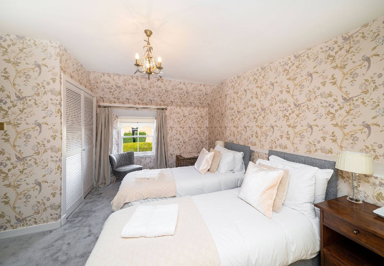 House in Kirriemuir - Thrums Cottage