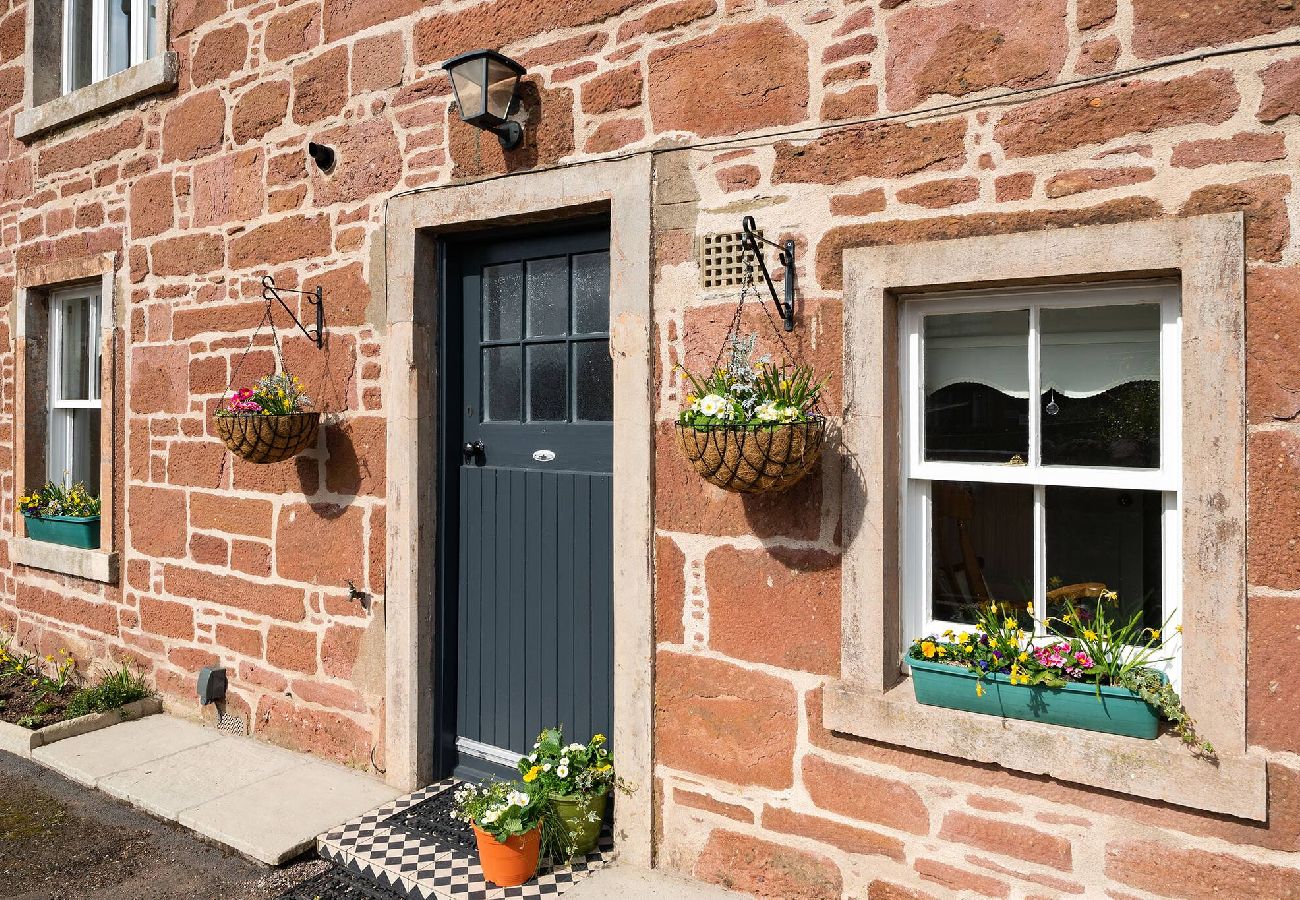 House in Kirriemuir - Thrums Cottage