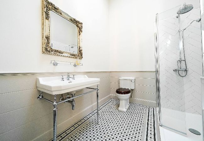 Villa in Broughty Ferry - Villa by the Sea; Escape the Ordinary Villa in Broughty Ferry - Villa by the Sea; Escape the Ordinary