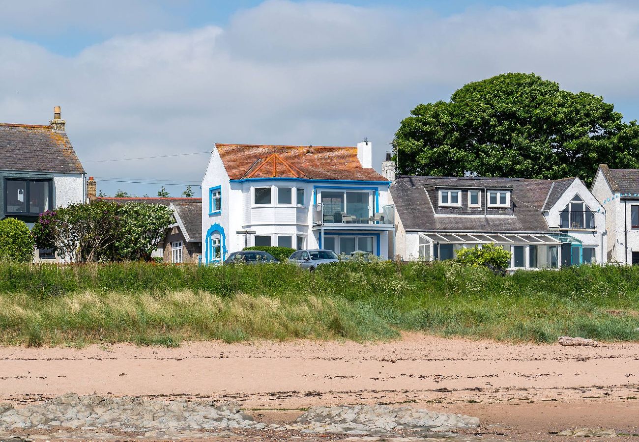 House in Westhaven - The Beach Boathouse