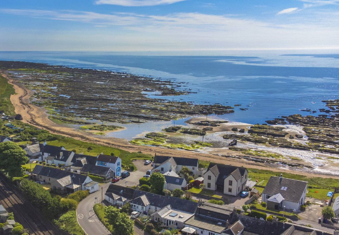 House in Westhaven - The Beach Boathouse