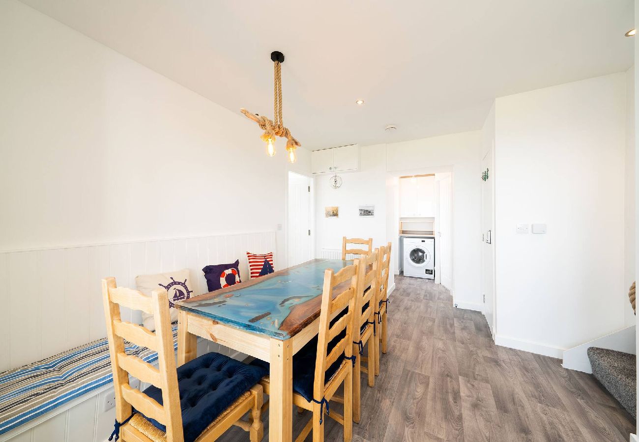 House in Westhaven - The Beach Boathouse