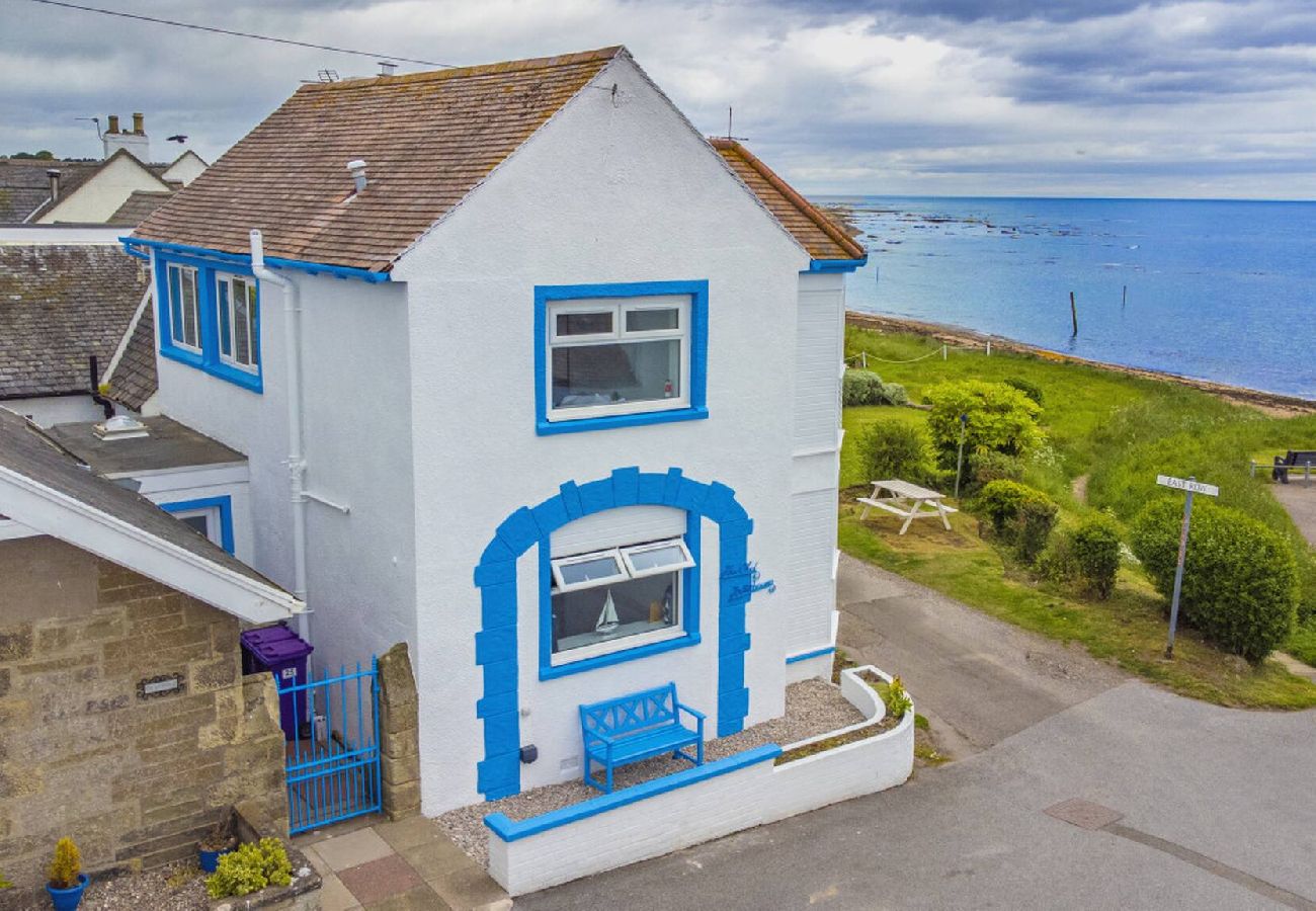 House in Westhaven - The Beach Boathouse