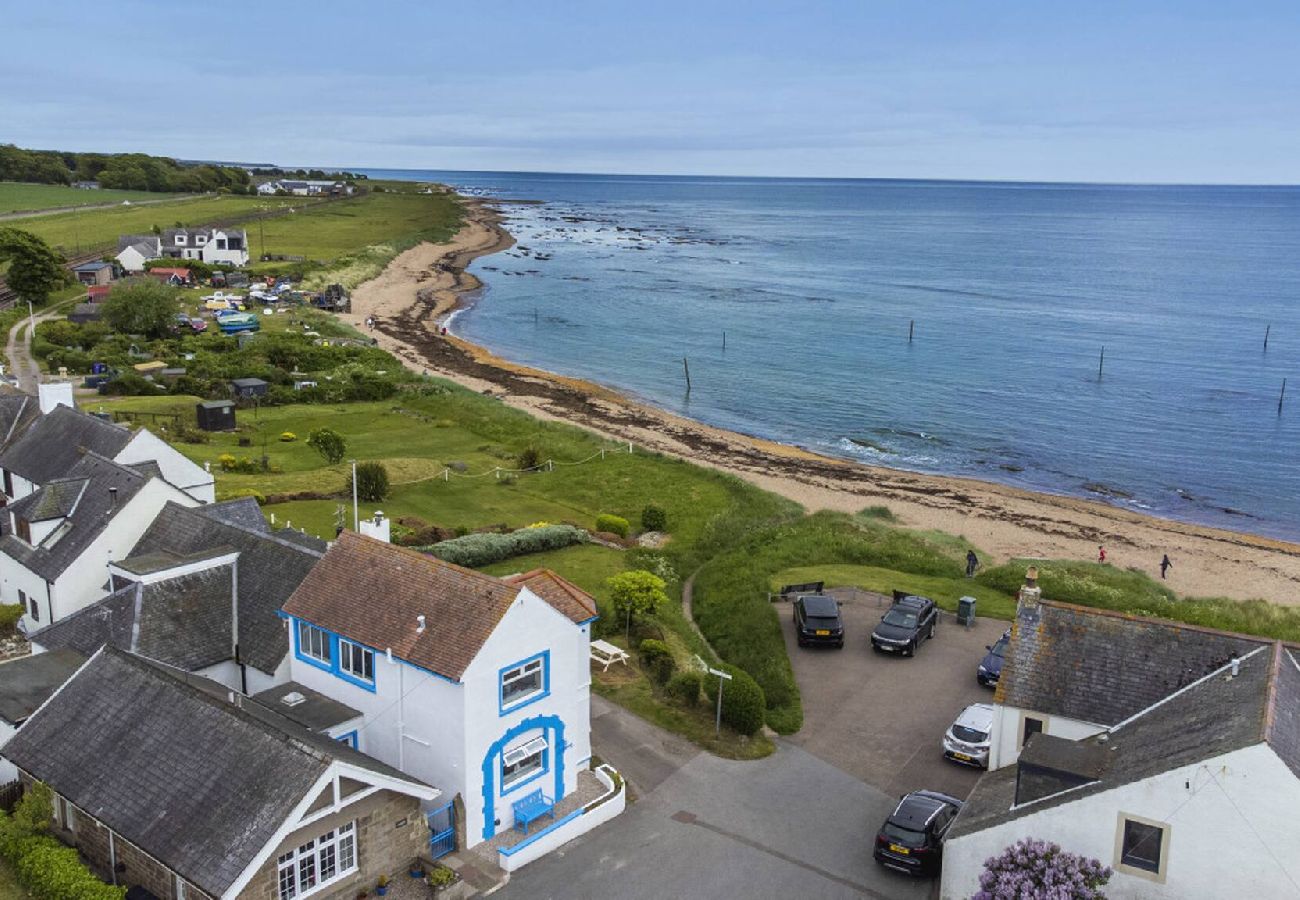 House in Westhaven - The Beach Boathouse