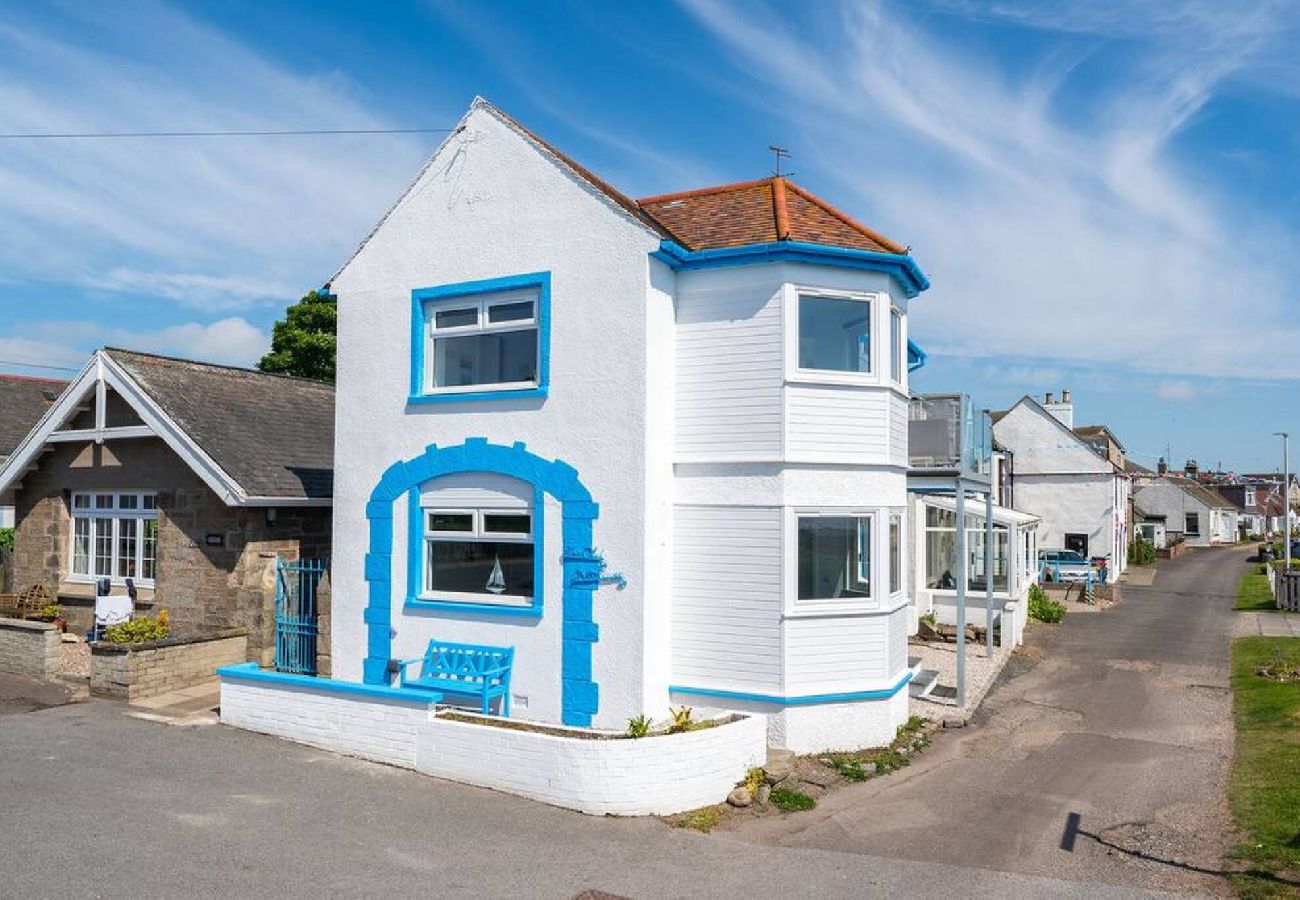 House in Westhaven - The Beach Boathouse