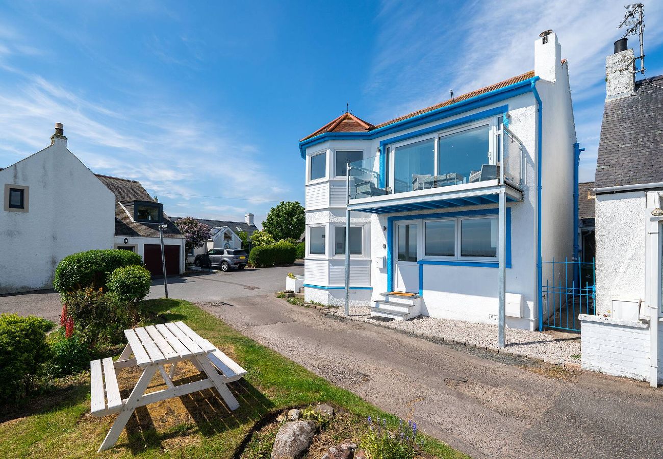 House in Westhaven - The Beach Boathouse