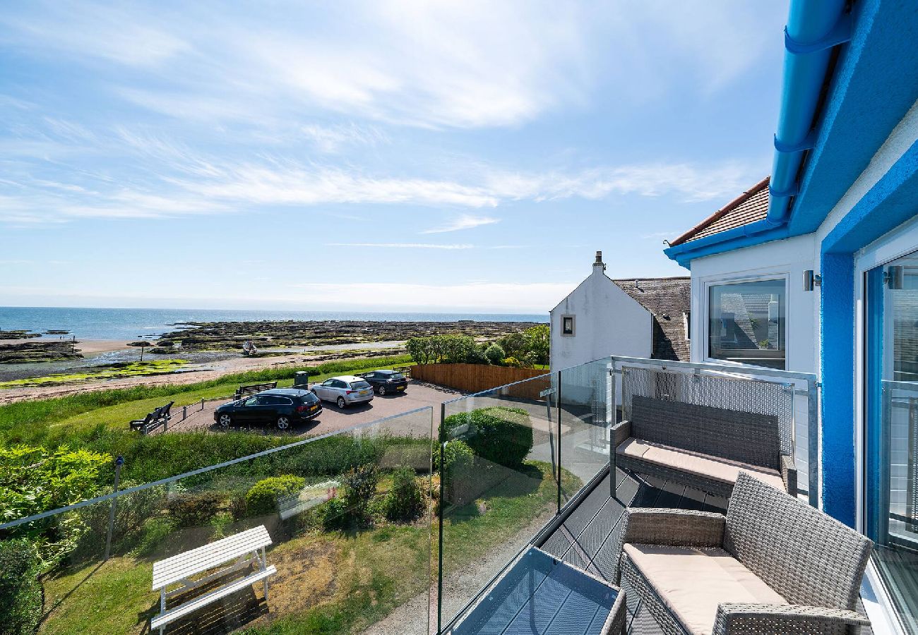 House in Westhaven - The Beach Boathouse