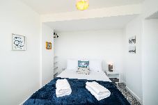 House in Westhaven - The Beach Boathouse - Seaside Retreat