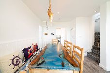 House in Westhaven - The Beach Boathouse - Seaside Retreat