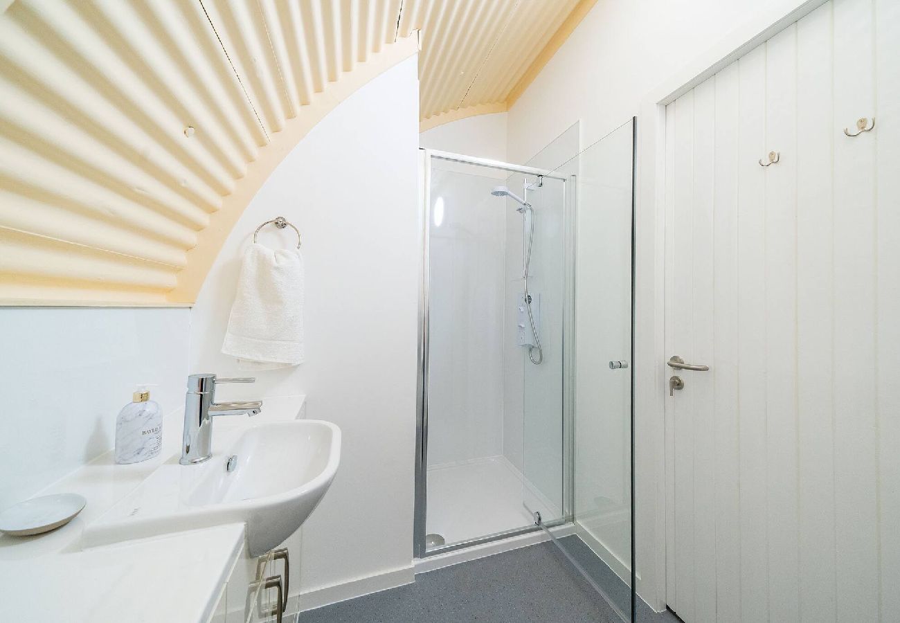 Apartment in Comrie - Cultybraggan Hut 36