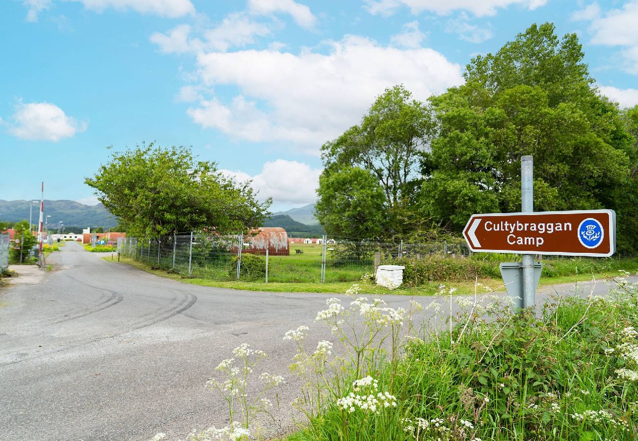 Apartment in Comrie - Cultybraggan Hut 36