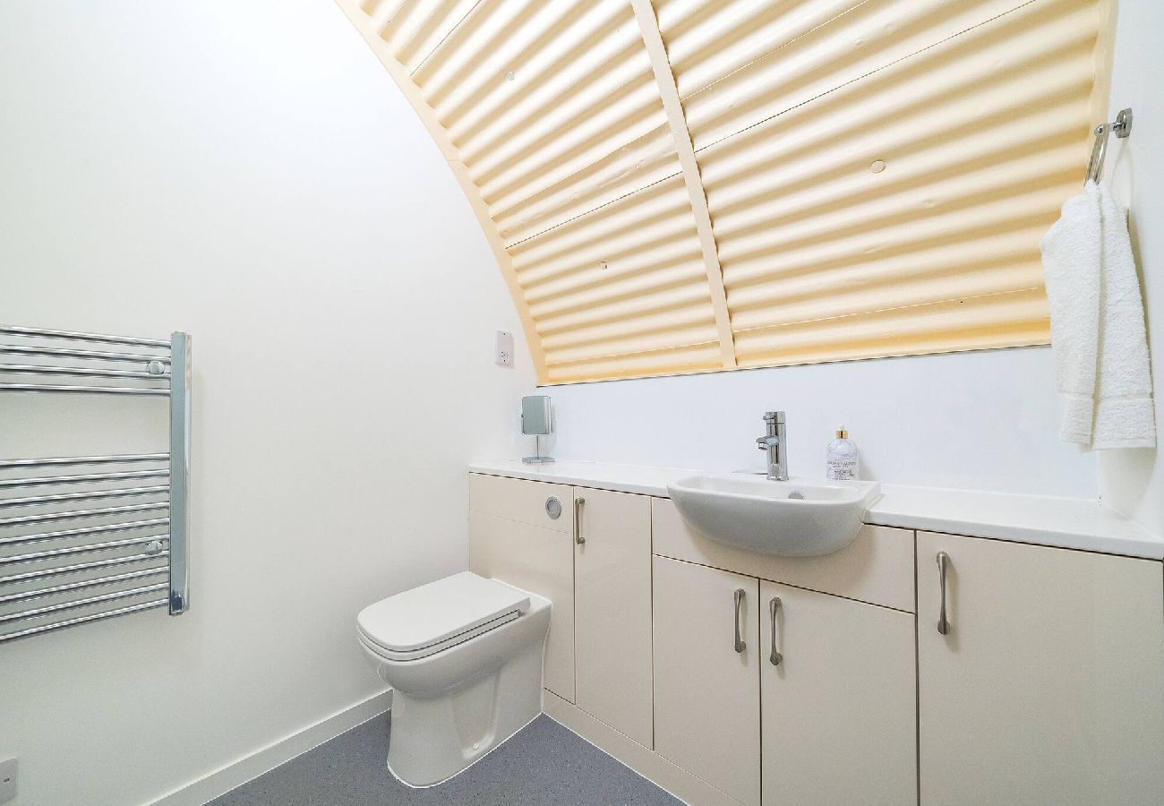 Apartment in Comrie - Cultybraggan Hut 34