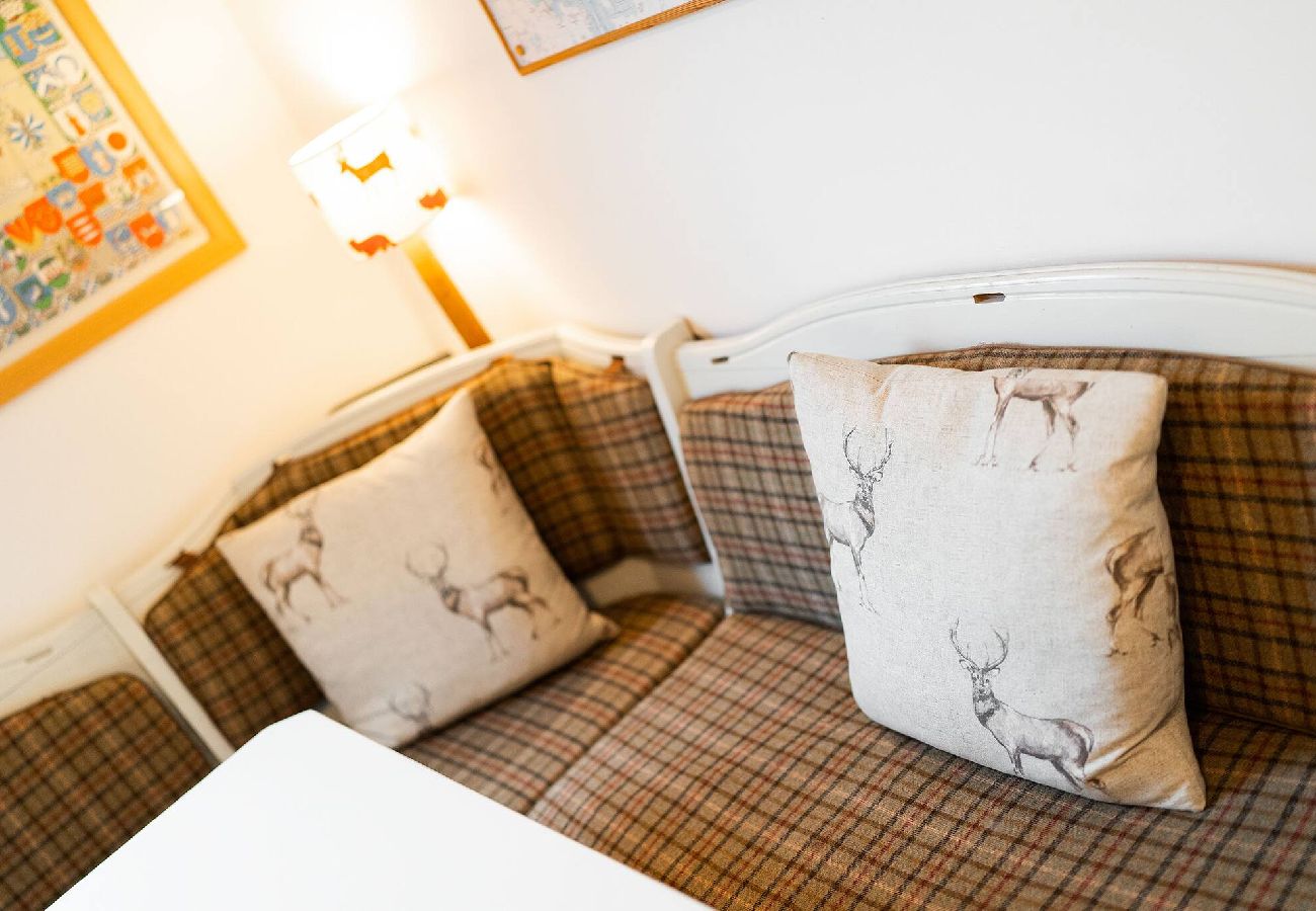 House in Comrie - Earnside Cottage