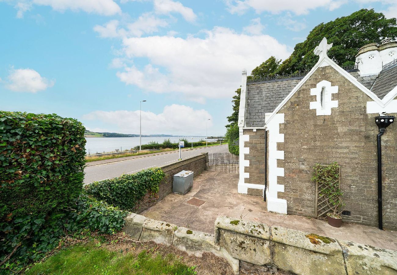 House in Broughty Ferry - The Gate Lodge