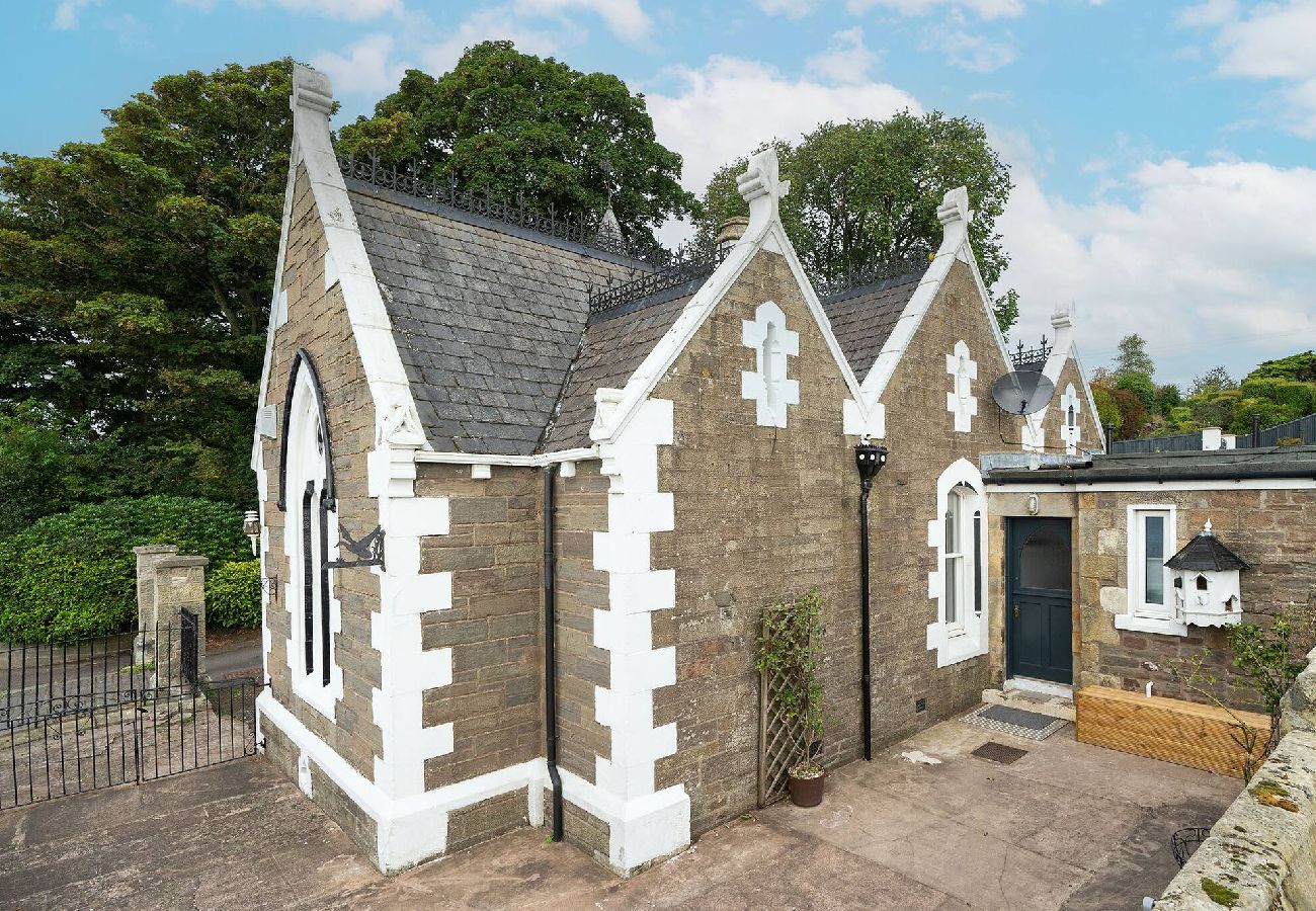 House in Broughty Ferry - The Gate Lodge