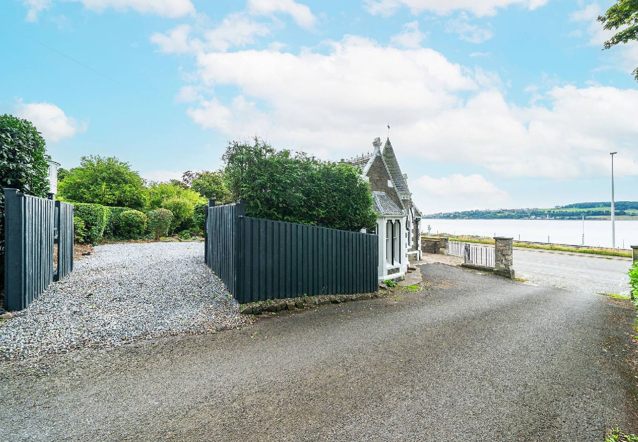 House in Broughty Ferry - The Gate Lodge