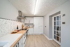 House in Scone - Heatherwood Cottage - Cosy Space for Two