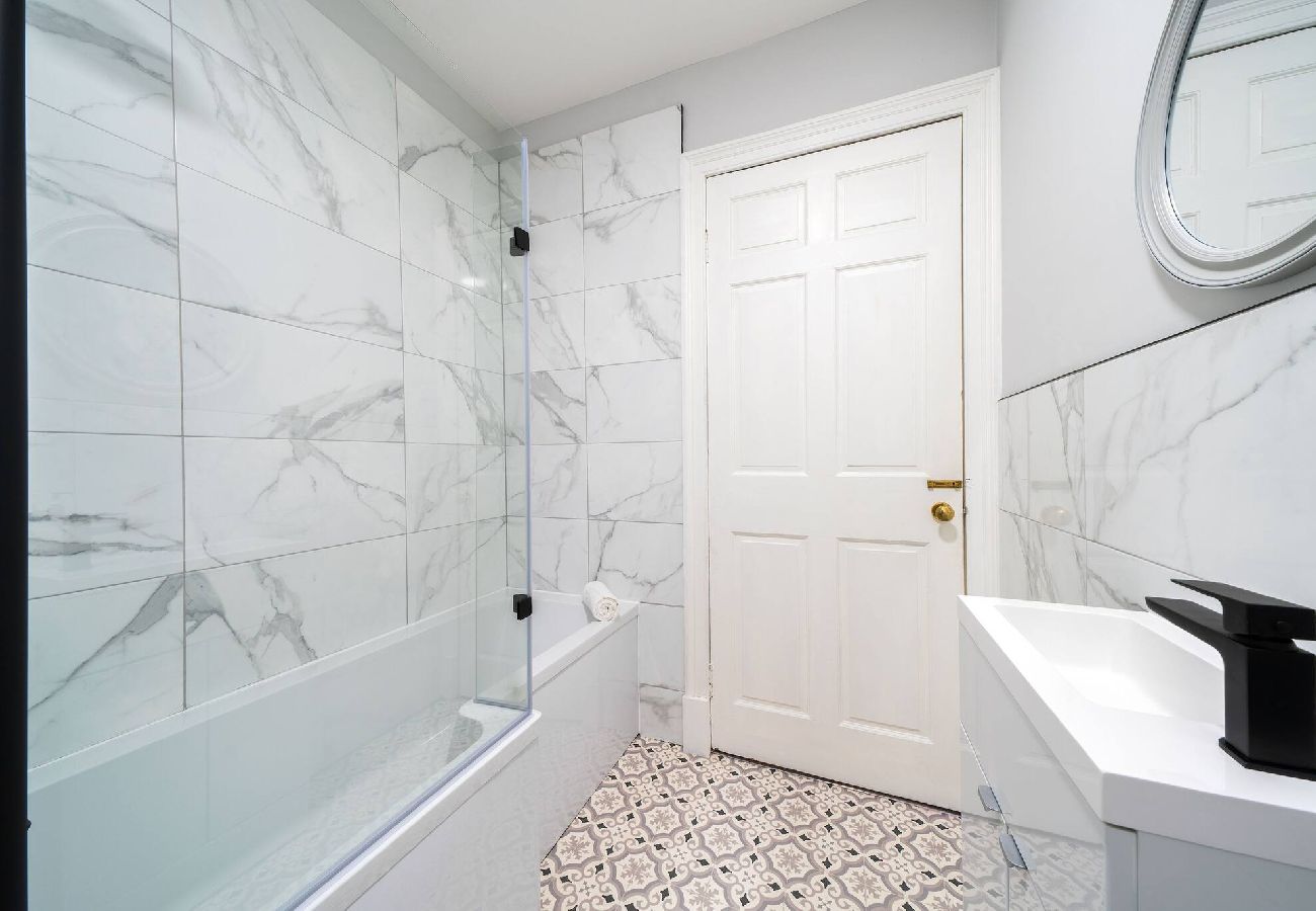 Apartment in Montrose - Lochside, Apartment B