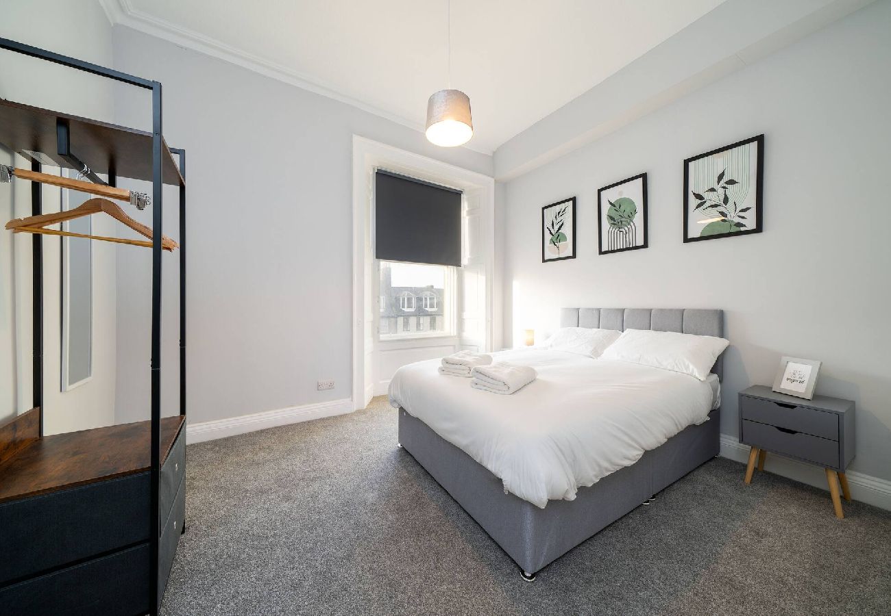 Apartment in Montrose - Lochside Apt C