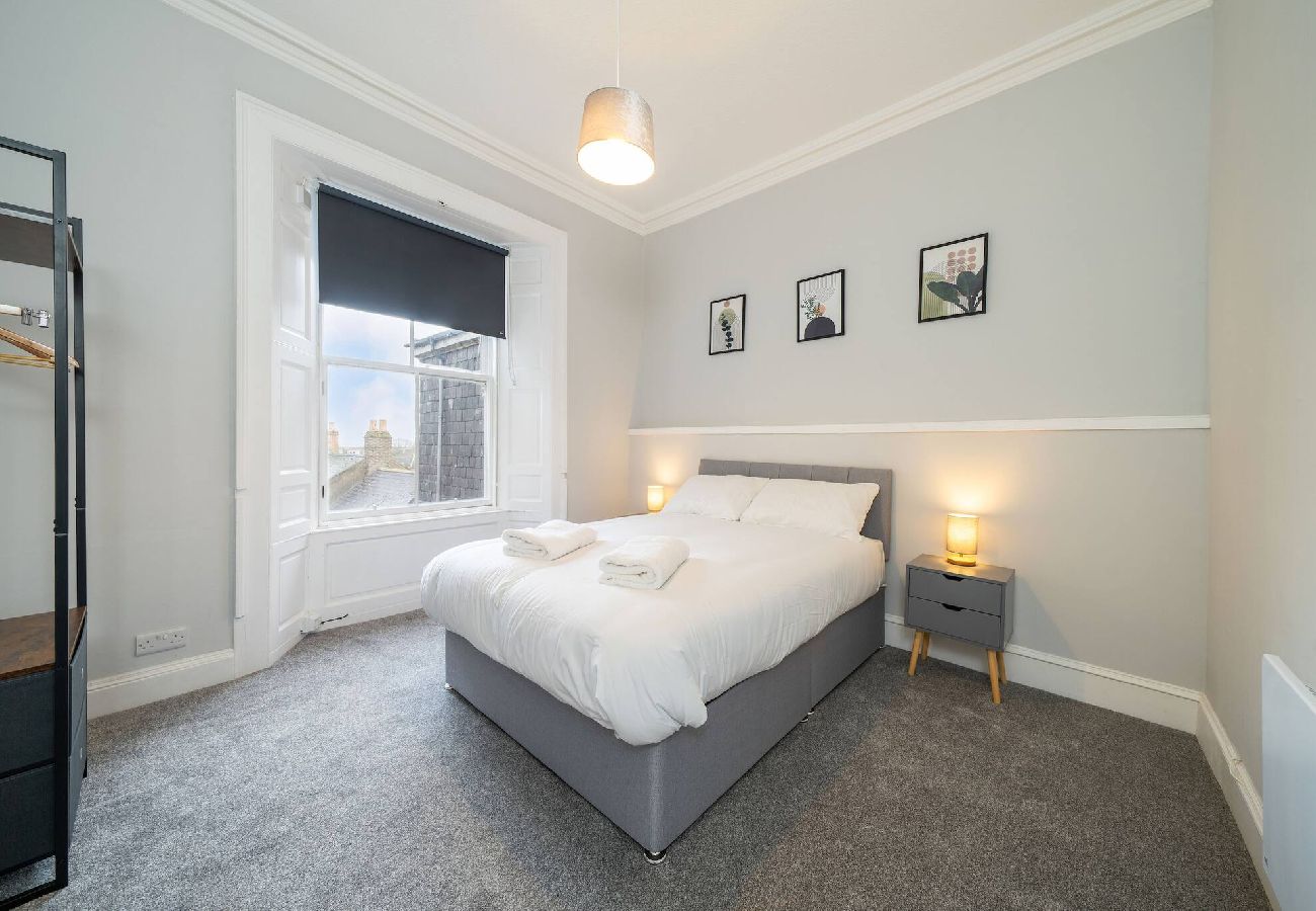 Apartment in Montrose - Lochside Apt C