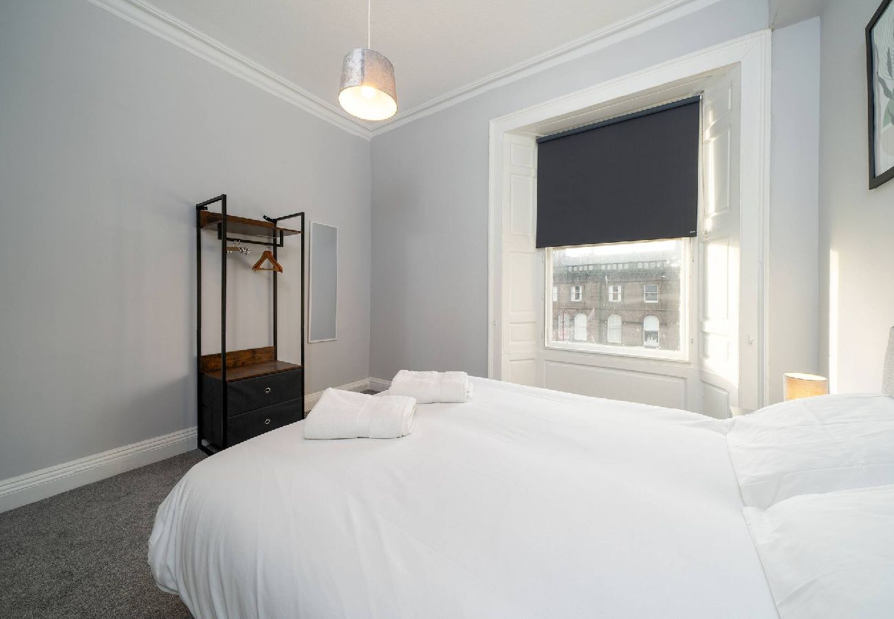 Apartment in Montrose - Lochside Apt C