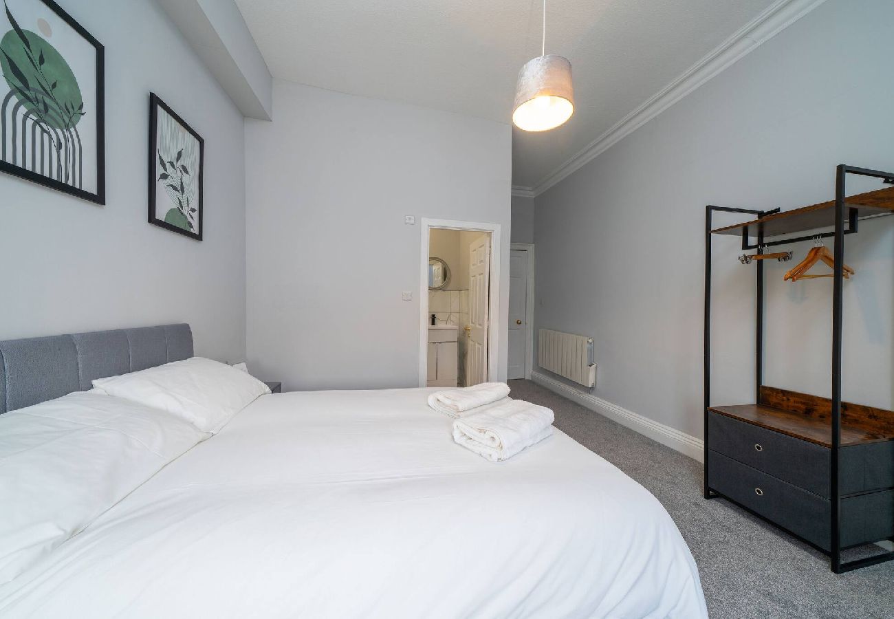 Apartment in Montrose - Lochside Apt C