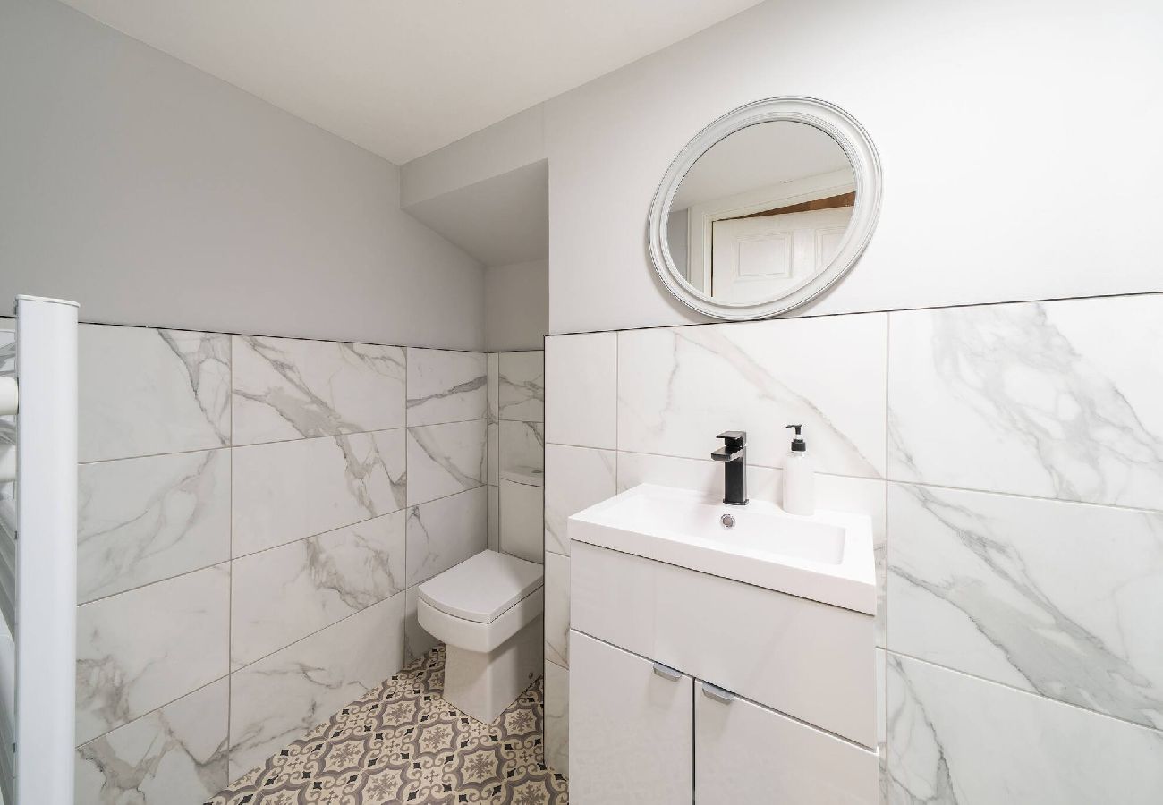 Apartment in Montrose - Lochside Apt C
